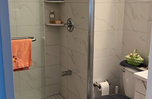 Kew Gardens Hills Casa | Shared room is ready to use