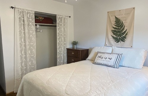 Painton Cabaña | Cozy Cottage in a private location in a beautiful setting!