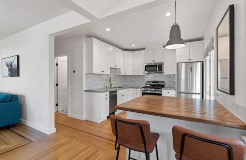 Half Moon Bay Cabaña | Elle's Place 2 Blocks from Main Street