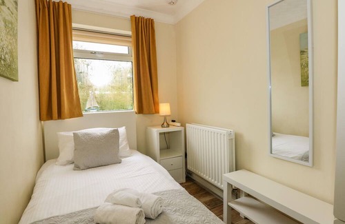 Skegness Casa | MARTELL COTTAGE, with a garden in Anderby Creek