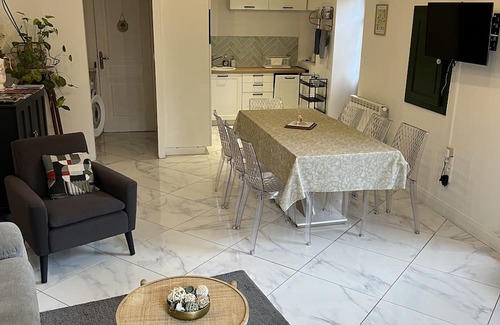 Valdivienne Casa | Maison Cocooning à la Campagne Près D'un Étang de Pêche et Château de Morthemer