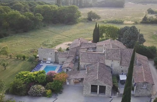 Valaurie Casa | Homerez - Nice house for 2 ppl. with shared pool, garden and terrace at Valaurie