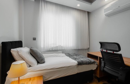 Lara Apartamento | Central Flat w Balcony 5 min to Lara Beach