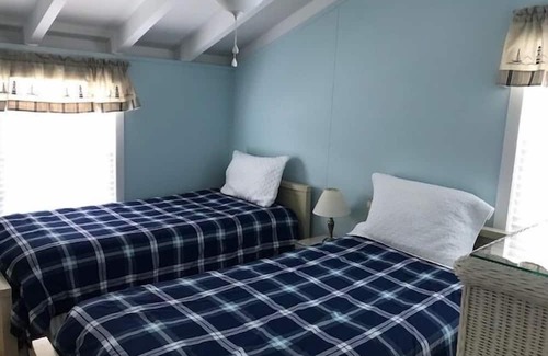 Stone Harbor Cabaña | This home is situated close to the Bird Sanctuary, Clarke's Market and a seafood market and breakfast eatery. Just a quick walk to the beach.