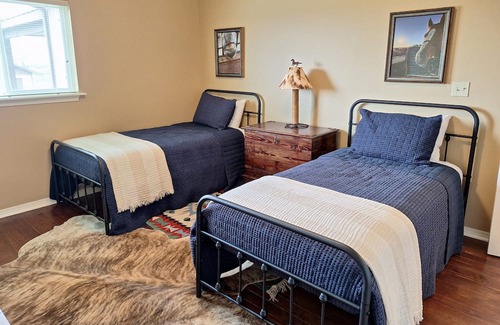 Pawhuska Otro | All 3 houses for 1 nightly rate! Close to Pioneer Woman's Mercantile!