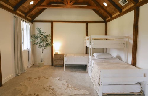 Jayhawk Casa | Romantic Ranch Getaway: Love & Adventure Await