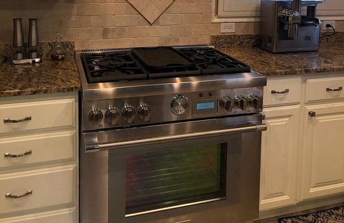 St. George Casa | Rent Our Pool and Pickleball Court, and Stay in Our House for Free!