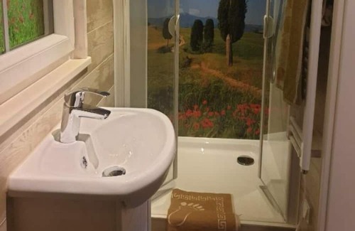 Bad Sulza Casa | Holiday Home 'Tinyhaus Wolkenlos' with Shared Terrace, Wi-Fi and Air Conditioning