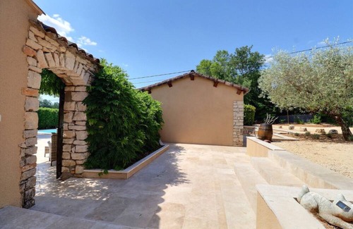 Salavas Casa | Holiday Home 'Villa L'opaline' with Mountain View, Wi-Fi and Air Conditioning