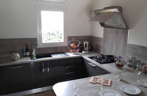 Salavas Casa | Holiday Home 'Villa L'opaline' with Mountain View, Wi-Fi and Air Conditioning