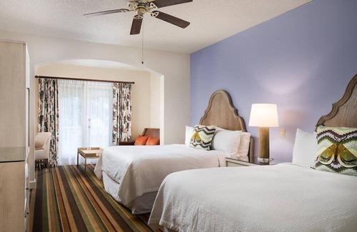 Celebration Casa | 2 Connecting Suites at a 4⭐️ Hotel