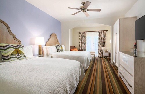Celebration Casa | 2 Connecting Suites at a 4⭐️ Hotel