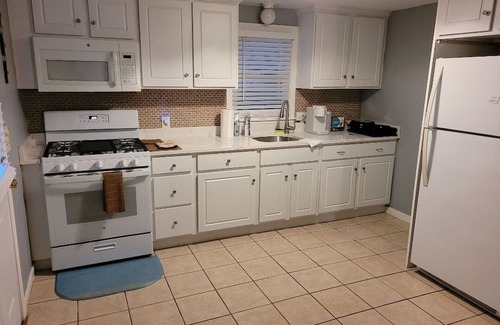 West Yarmouth Casa | Cozy Yarmouth Cottage