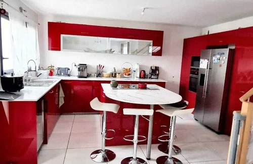 Clamart Casa | Homerez - Charming House in Clamart with Garden and Jacuzzi