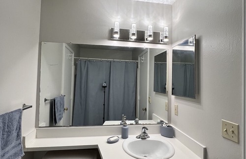 Lake Mary Apartamento | Entire Condo with Stunning Lake View