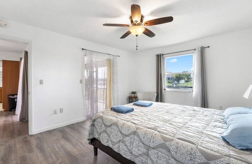 Edgewater Casa | Located in the center of the town