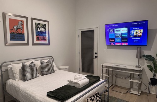 Fells Point Apartamento | The Archer's Point in Fells Point, Next to Broadway Market