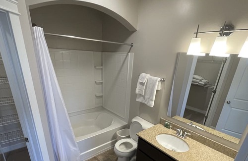 Carmel Apartamento | Carmel 3 bedrooms with 2 full baths!!