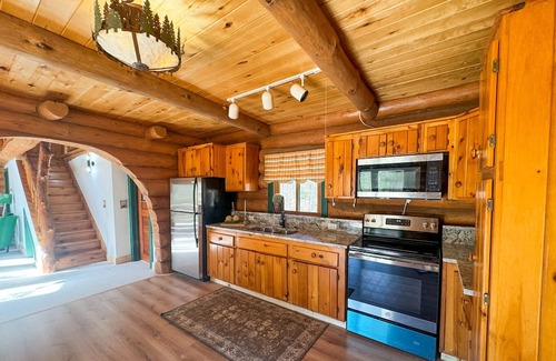 Pine County Cabina | Cozy log cabin located on a peaceful river near ATV trails and historic Duluth
