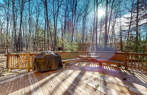 Hazelhurst Casa | Lakefront dog-friendly home with kayaks, rowboat, dock, private lake, & firepit