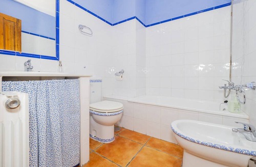 Zafarraya Cabaña | Cubo's La Casa de Tita Elvira 4 PAX / wood stove / free wifi