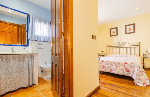Zafarraya Cabaña | Cubo's La Casa de Tita Elvira Family 16 PAX / community pool / adapted bathroom / free wifi