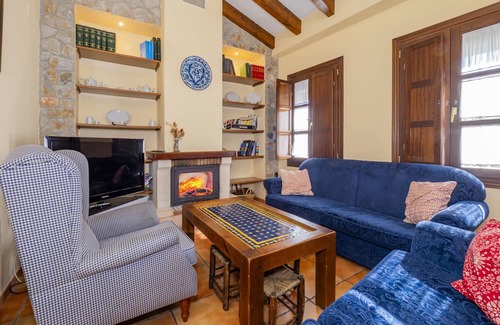 Zafarraya Cabaña | Cubo's La Casa de Tita Elvira Family 16 PAX / community pool / adapted bathroom / free wifi