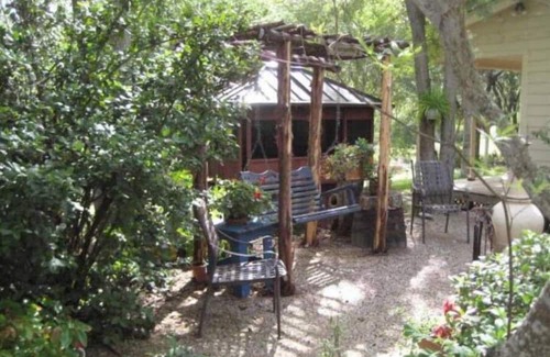 Martindale Cabaña | Hill Country Getaway on the San Marcos River w/ 200 ft of private river access.