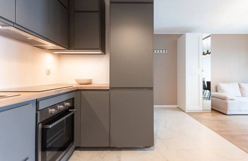 Czyzyny Apartamento | Modern Apartment I Smart TV I Parking I Working Desk