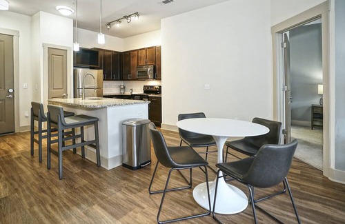 Crestline Heights Apartamento | Modern Apartment in Prime Location (ID890)