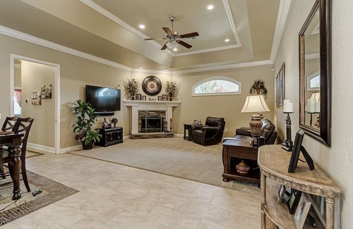 Lakeland Casa | Beautiful 4/2 bath, 2600 sq ft home in gated subdivision. pool and hot tub