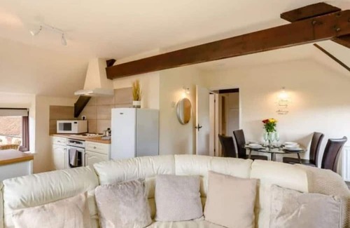 Newton-on-Rawcliffe Apartamento | Modern cottage w pool in North Yorkshire