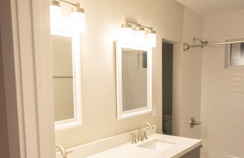 Frontier Condominio | Discover Adventure in Kemmerer, WY! Remodeled VRBO with Attached Garage!
