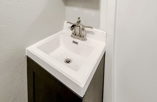 West Central Apartamento | Sleepover: Peaceful 1BD/1BA- Downtown Springfield