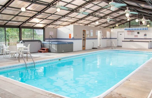 Village of Four Seasons Villa | Cozy villa right on the lake w/ access to pools, hot tubs, and so much more!
