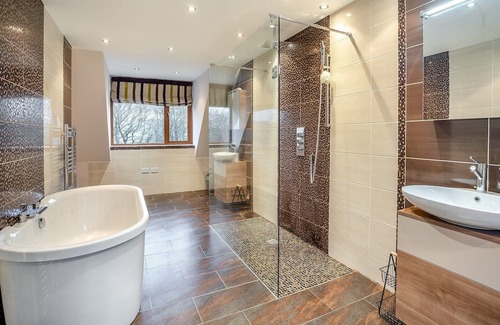 Neath Cabaña | 5 bedroom accommodation in Neath