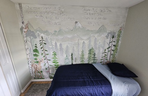 Lancaster Casa | Clean Whole House With Hot Tub 15 Minutes to Anywhere in Buffalo