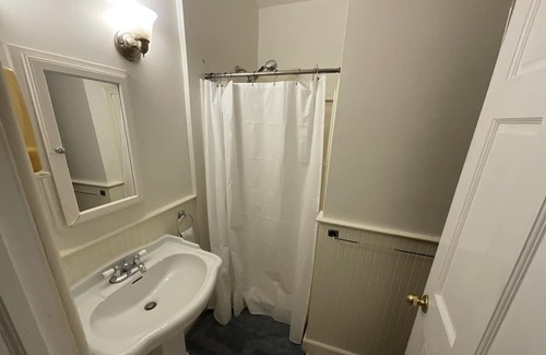 Poughkeepsie Apartamento | Downtown Loft. In Poughkeepsie. Walking distance to Civic Center. Pet friendly