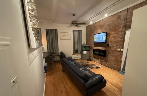 Poughkeepsie Apartamento | Downtown Loft. In Poughkeepsie. Walking distance to Civic Center. Pet friendly