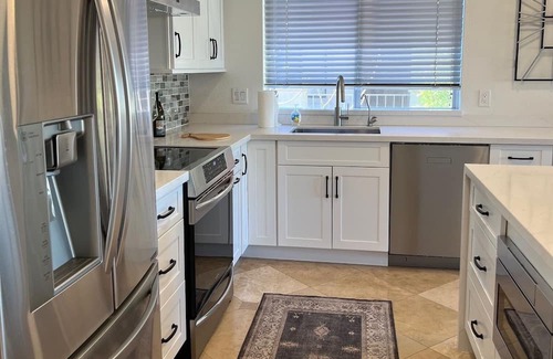 Monterey Point Condominio | Lakeside 2-bedroom condo with WiFi, pool and fitness room in lovely Scottsdale