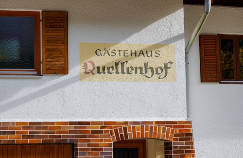 Bad Reichenhall Apartamento | Gemütliche Ferienwohnung Mitten im Grünen mit Badeteich und Direktem Bergblick!