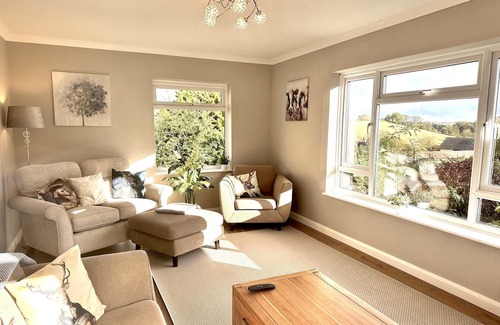 Charlton Horethorne Cabaña | Renovated Cottage in Sherborne with Stunning Views