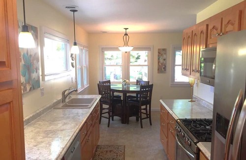 Elk Rapids Cabaña | New - Cute Elk Rapids Cottage - close to Horse Show.
