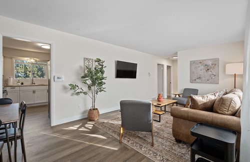 Iowa City Casa | cozy, convenient, close to UIHC!
