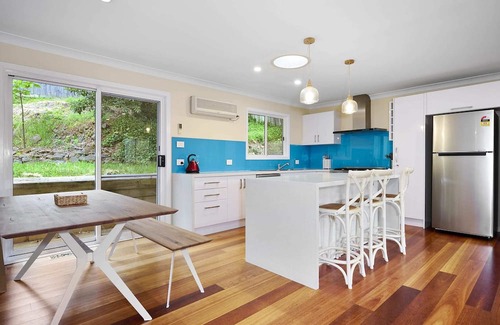 Upper Ferntree Gully Casa | Spacious 3BR Family Haven in Upper Ferntree Gully