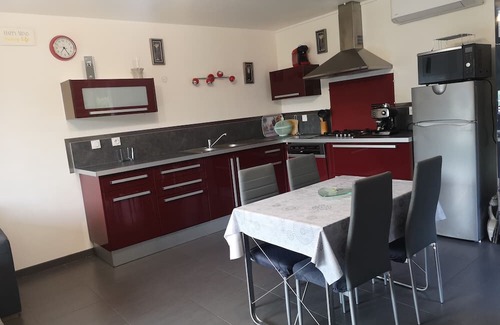 Sechilienne Apartamento | Studio Apartment "Spacieux Vue Montagne" with Mountain View, Balcony & Wi-Fi