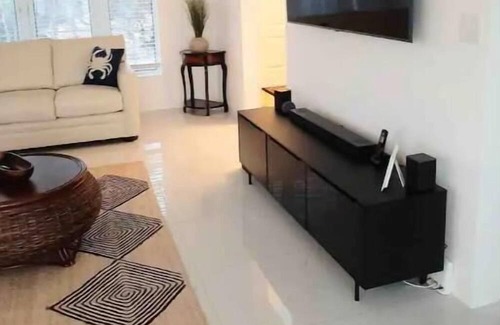 Orange Bay Casa | Ocean View Villa @ LBCC