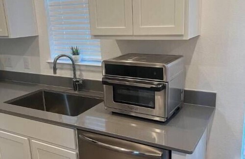Rosenberg Casa | Beautiful comfortable one bed room home.