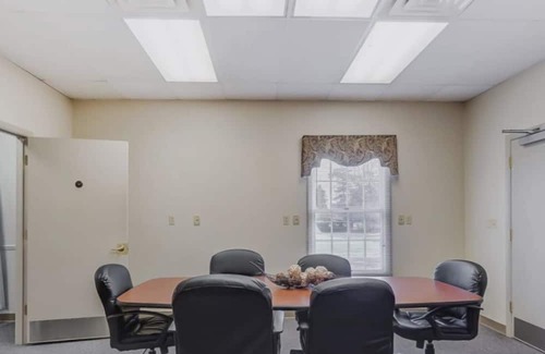 Wapakoneta Casa | Spacious 3000 sq ft office building in Wapakoneta