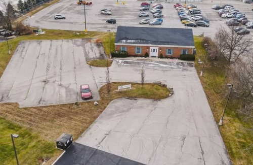 Wapakoneta Casa | Spacious 3000 sq ft office building in Wapakoneta